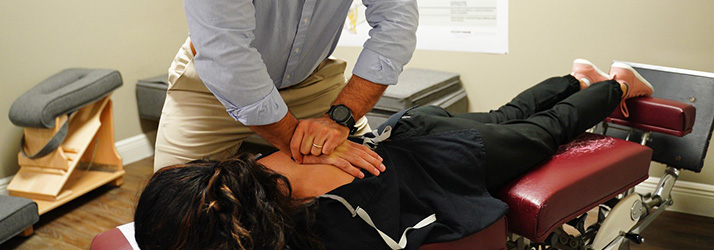 Chiropractor Oakland FL Robert White Back Adjustment